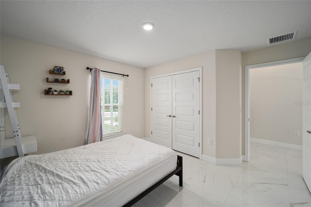 For Sale: $330,000 (4 beds, 2 baths, 1819 Square Feet)