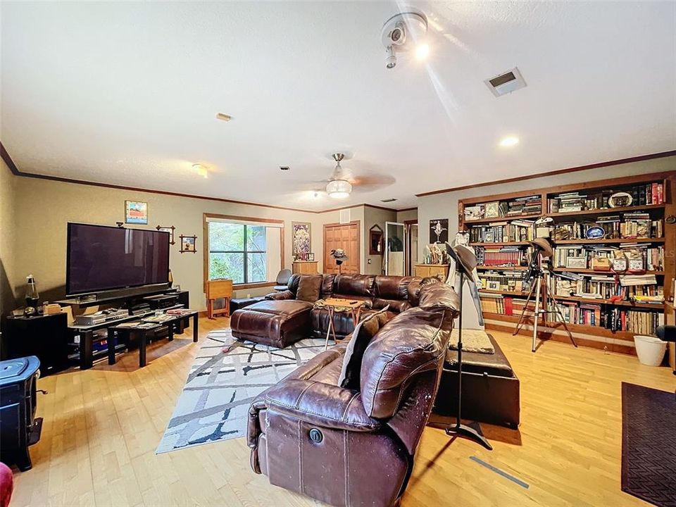 For Sale: $590,000 (4 beds, 2 baths, 2868 Square Feet)