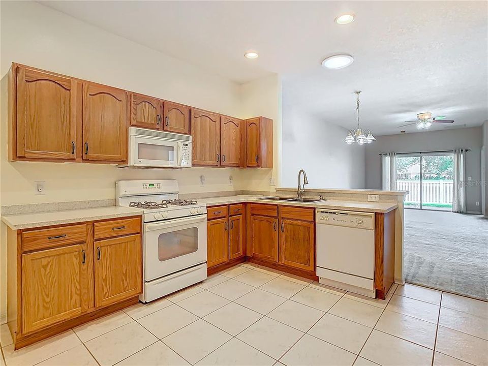 For Sale: $365,000 (3 beds, 2 baths, 1607 Square Feet)