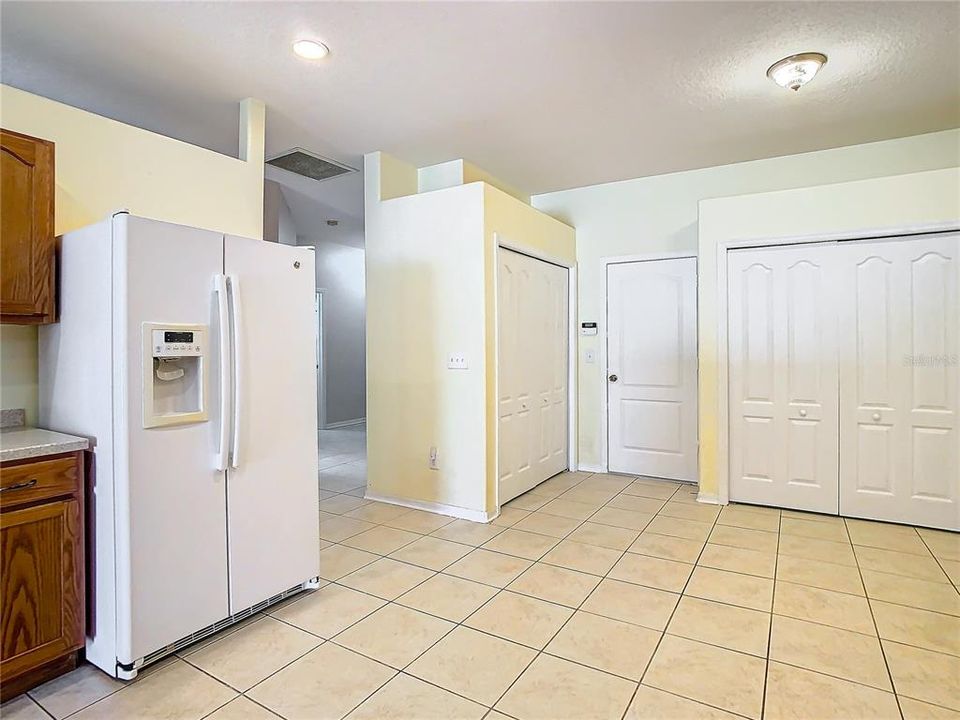 For Sale: $365,000 (3 beds, 2 baths, 1607 Square Feet)