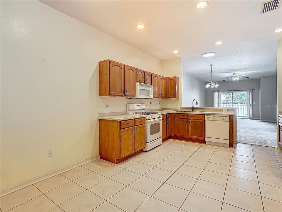 For Sale: $365,000 (3 beds, 2 baths, 1607 Square Feet)