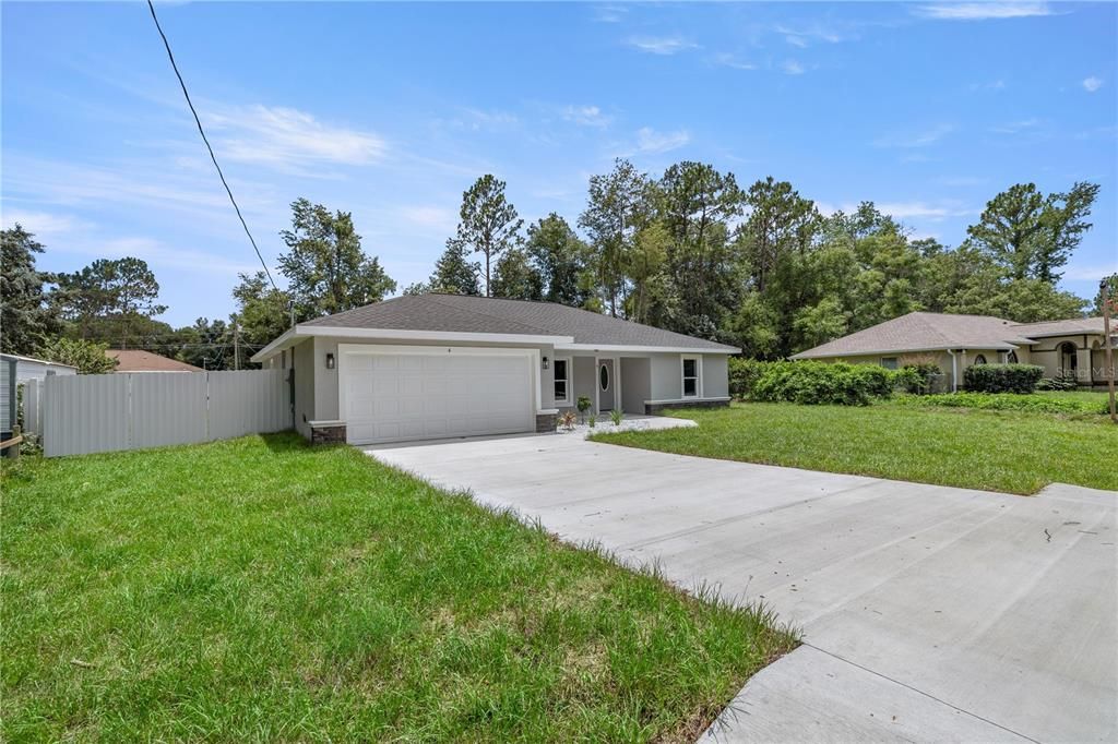 Active With Contract: $295,000 (3 beds, 2 baths, 1468 Square Feet)