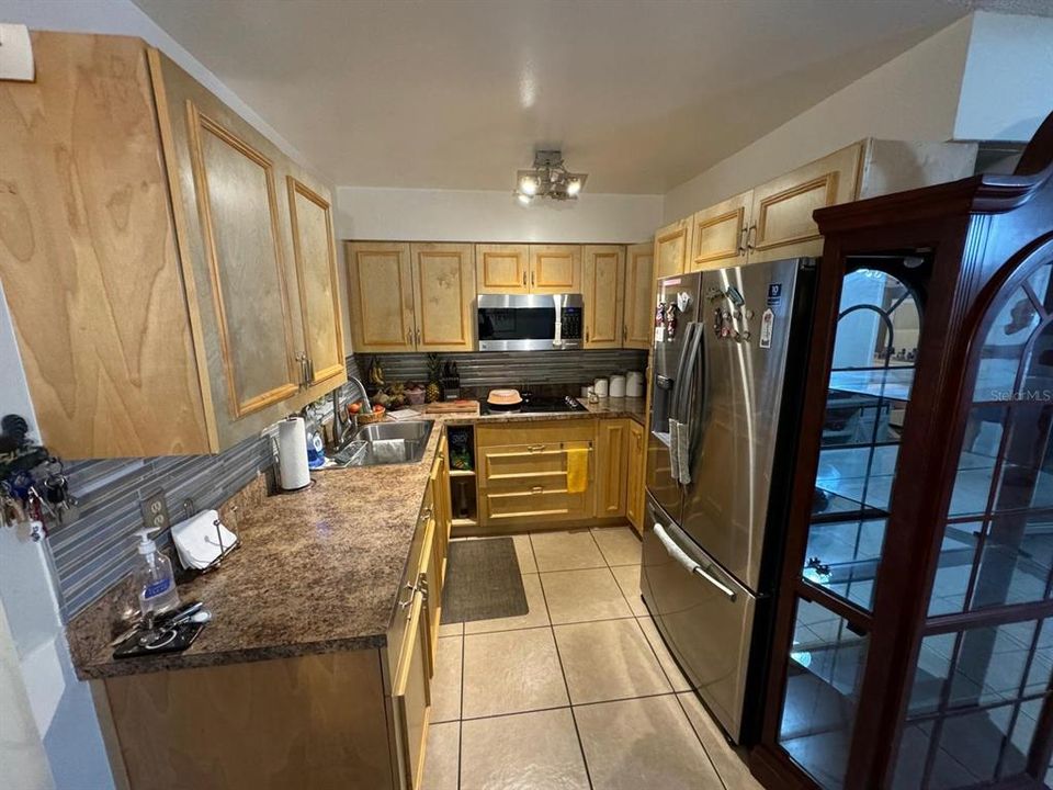 For Sale: $329,900 (3 beds, 2 baths, 1083 Square Feet)