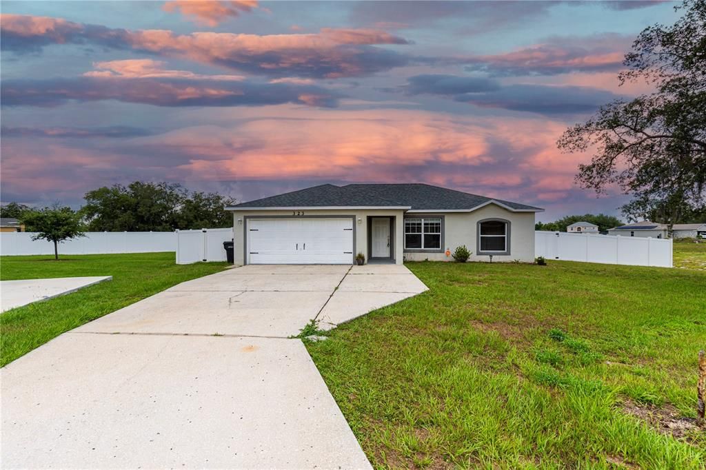 Active With Contract: $270,000 (3 beds, 2 baths, 1244 Square Feet)