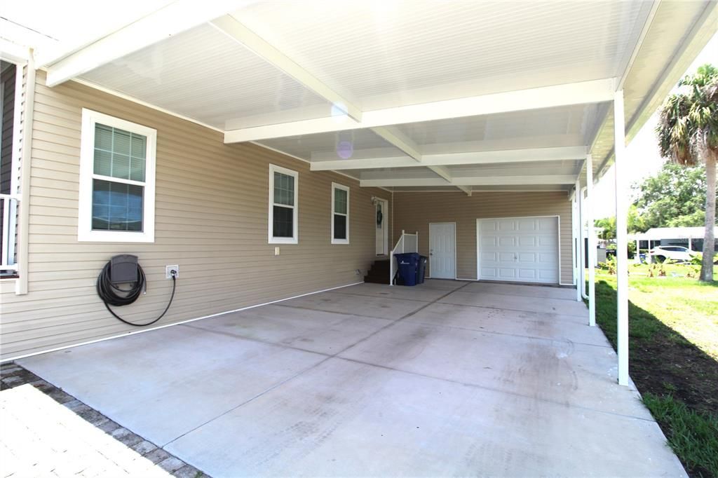 Carport/Garage