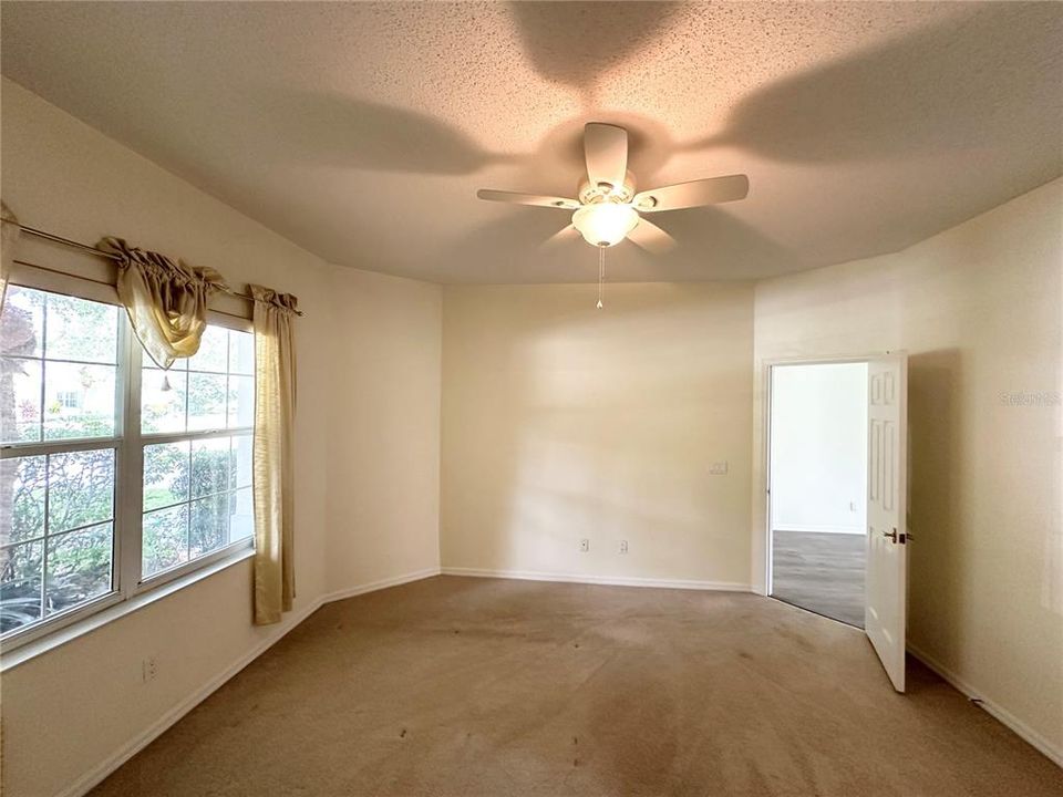 For Rent: $2,100 (3 beds, 2 baths, 1602 Square Feet)