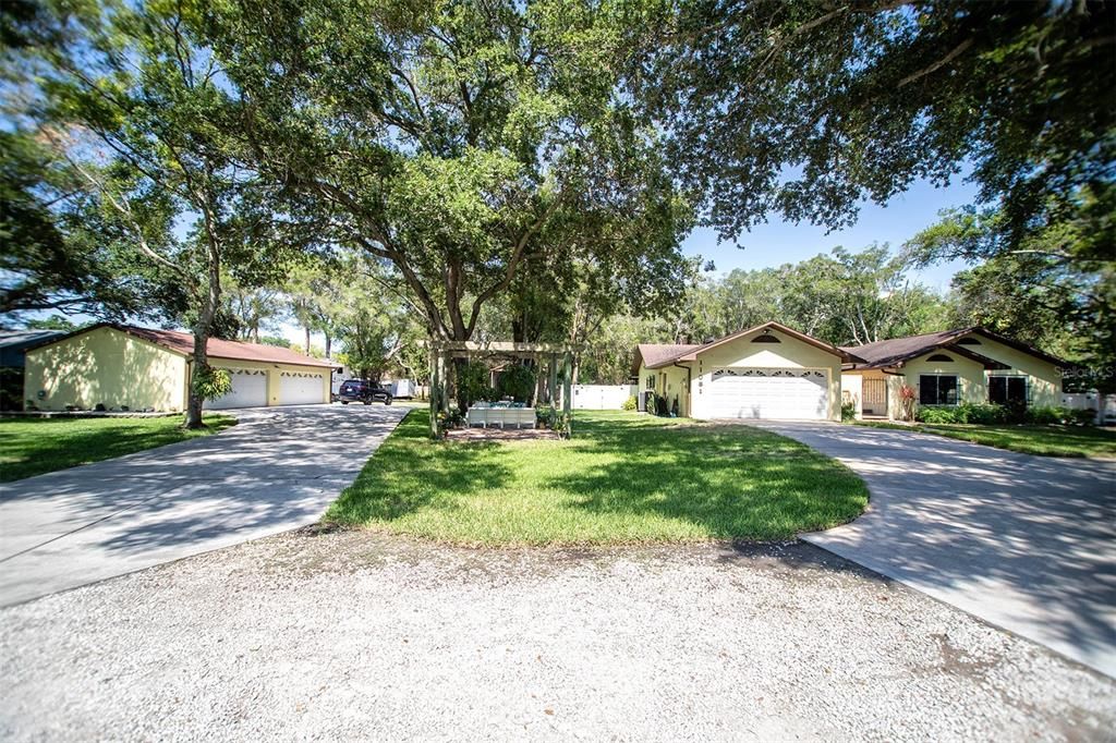 For Sale: $950,000 (3 beds, 3 baths, 2092 Square Feet)