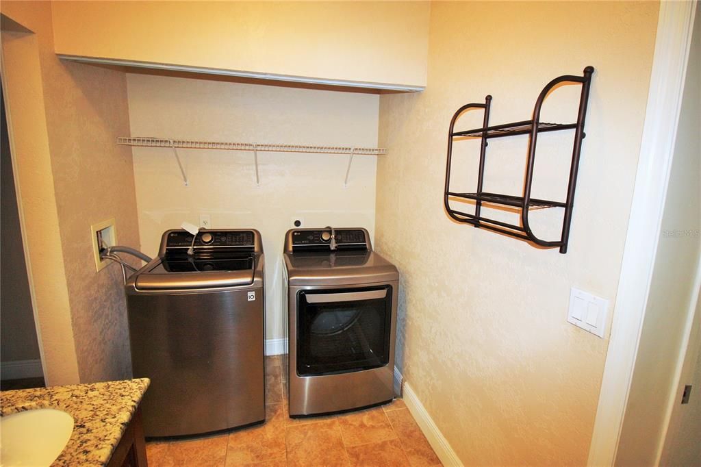 For Rent: $2,875 (3 beds, 2 baths, 1724 Square Feet)