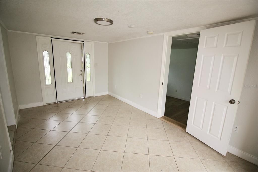 For Rent: $2,875 (3 beds, 2 baths, 1724 Square Feet)