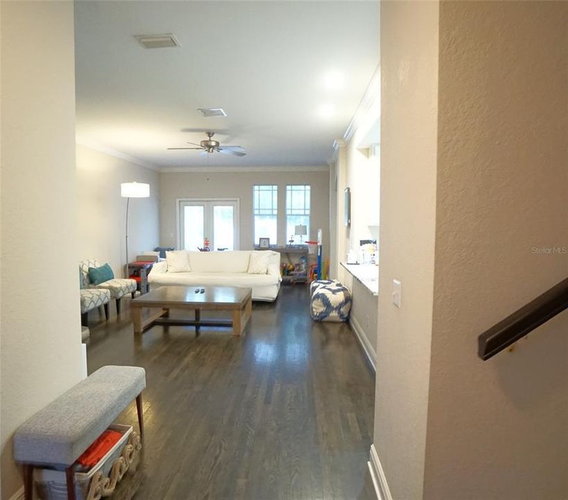 For Rent: $2,800 (3 beds, 2 baths, 2310 Square Feet)