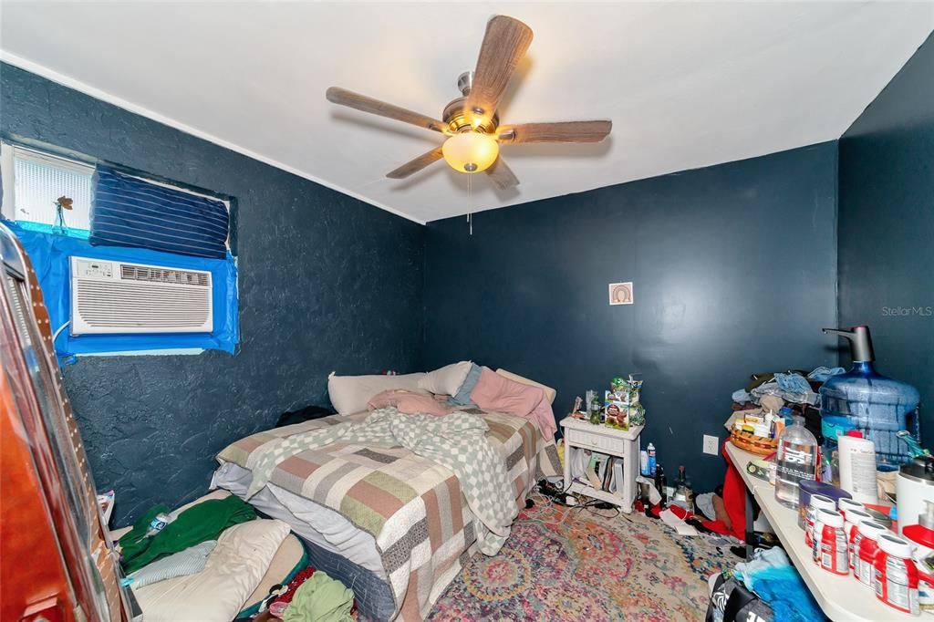 For Sale: $230,000 (3 beds, 2 baths, 884 Square Feet)