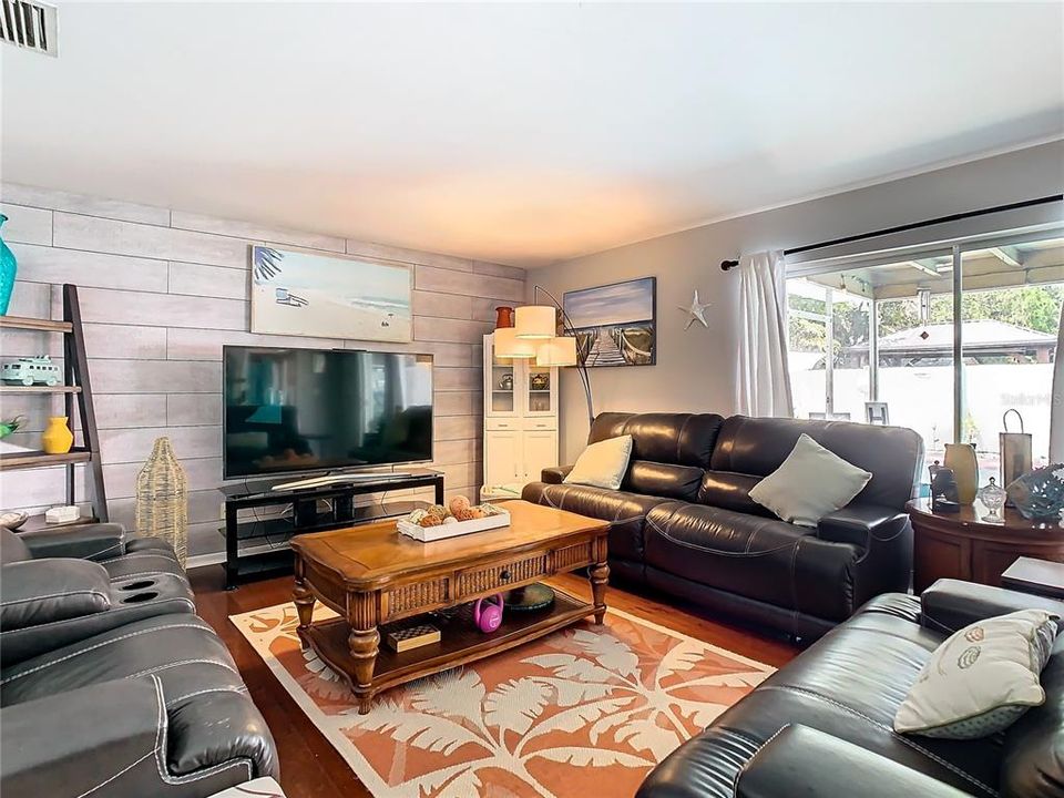 For Sale: $490,000 (3 beds, 2 baths, 1695 Square Feet)