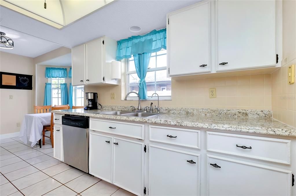 For Sale: $429,000 (2 beds, 2 baths, 1478 Square Feet)