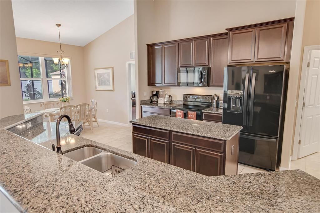 Active With Contract: $3,500 (4 beds, 3 baths, 2652 Square Feet)