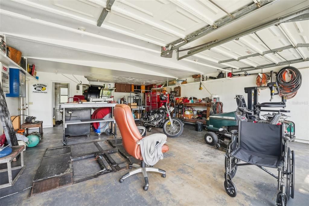 Garage/Workshop