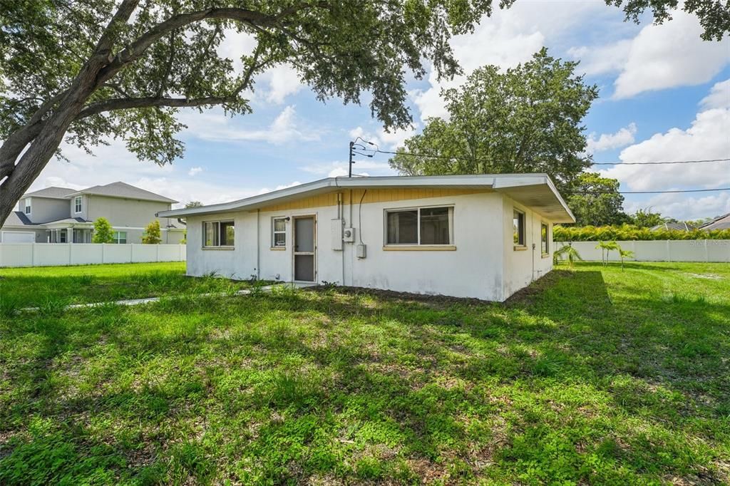 For Sale: $675,000 (3 beds, 2 baths, 1416 Square Feet)