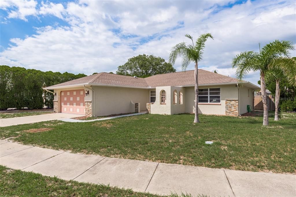 For Sale: $320,000 (3 beds, 2 baths, 1347 Square Feet)