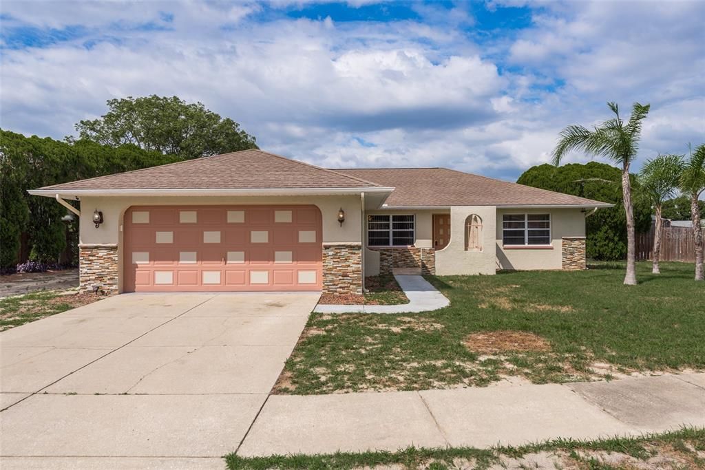 For Sale: $320,000 (3 beds, 2 baths, 1347 Square Feet)