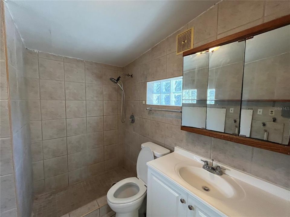 For Sale: $239,900 (2 beds, 2 baths, 1164 Square Feet)