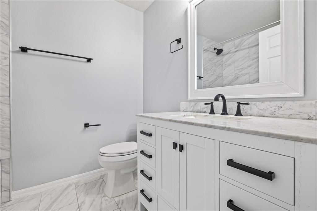 Active With Contract: $2,400 (3 beds, 2 baths, 1300 Square Feet)