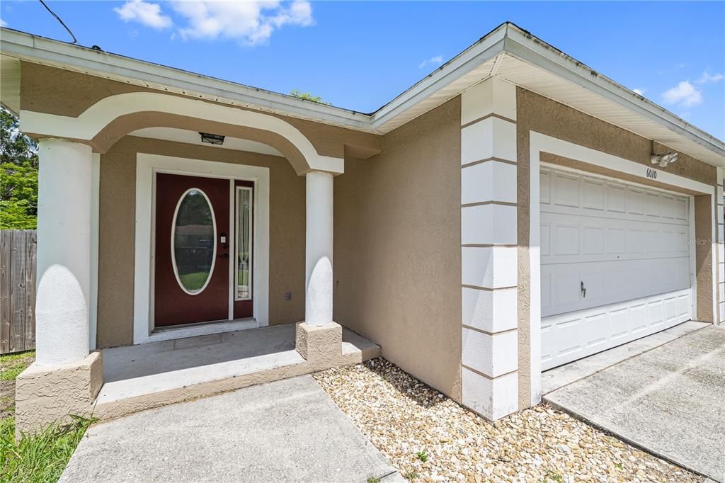 Active With Contract: $2,400 (3 beds, 2 baths, 1300 Square Feet)