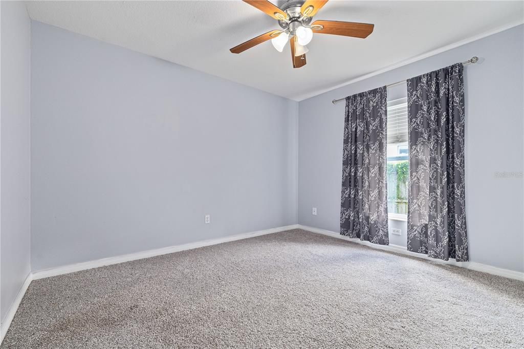 Active With Contract: $2,400 (3 beds, 2 baths, 1300 Square Feet)