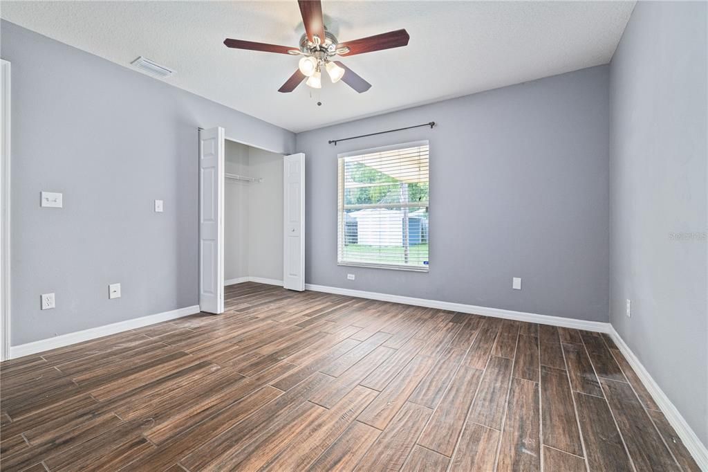 Active With Contract: $2,400 (3 beds, 2 baths, 1300 Square Feet)