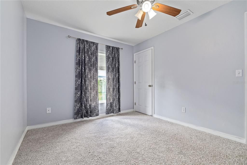 Active With Contract: $2,400 (3 beds, 2 baths, 1300 Square Feet)