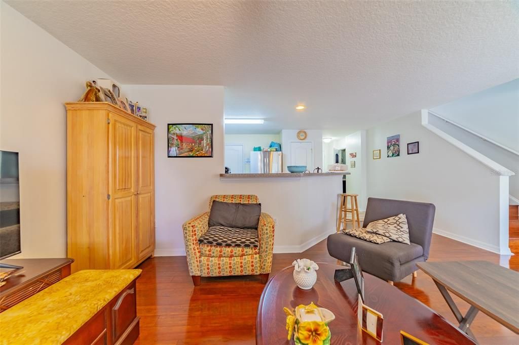 For Sale: $255,000 (2 beds, 2 baths, 1386 Square Feet)