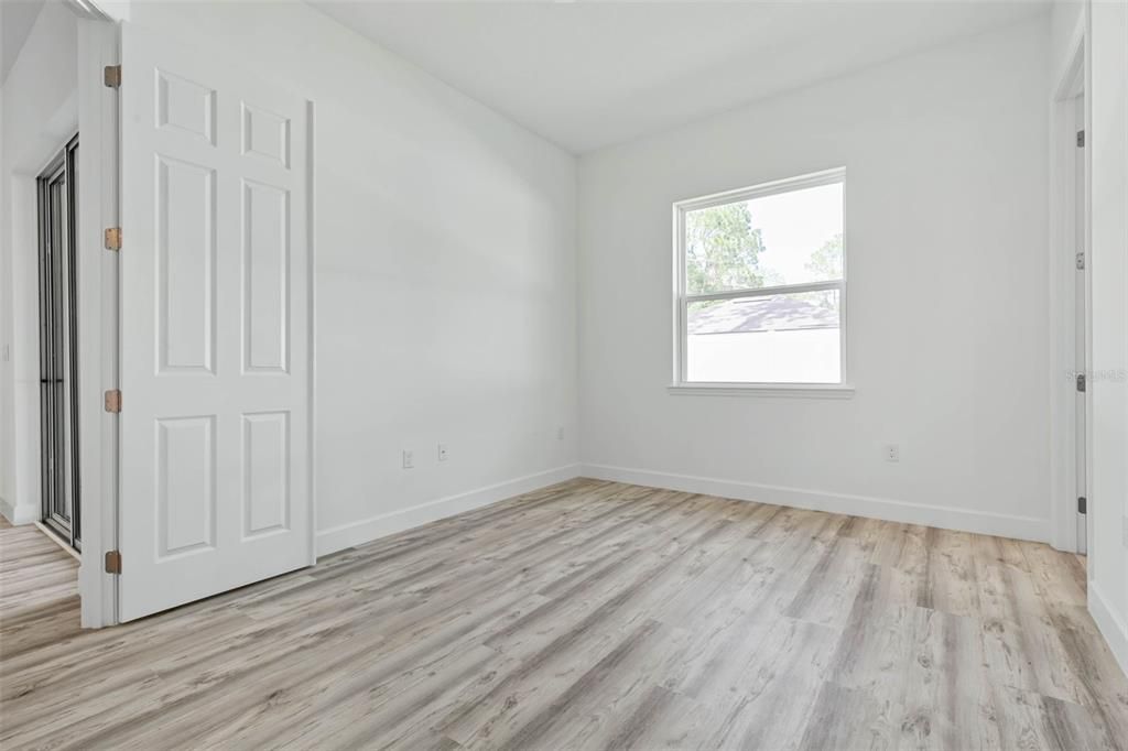 For Sale: $280,000 (3 beds, 2 baths, 1216.3 Square Feet)