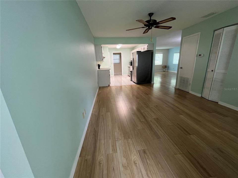 Active With Contract: $139,000 (2 beds, 2 baths, 1406 Square Feet)