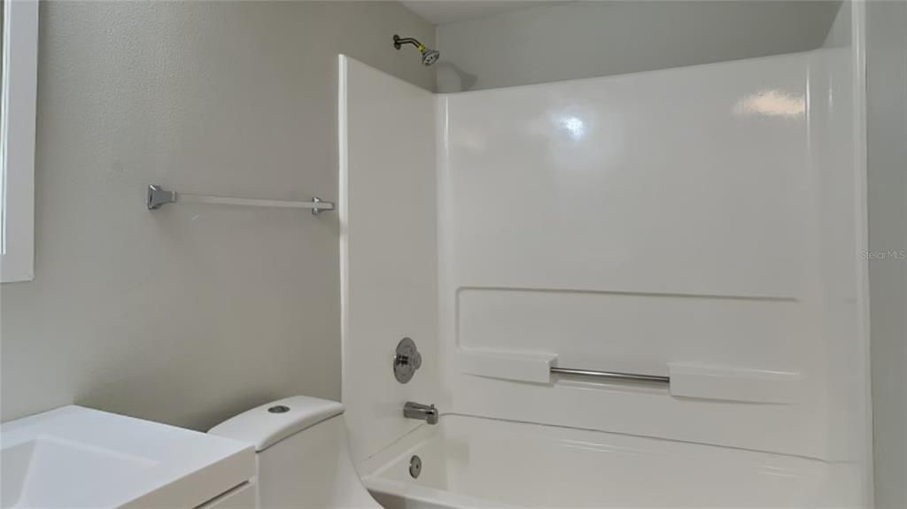 Active With Contract: $219,900 (2 beds, 2 baths, 919 Square Feet)