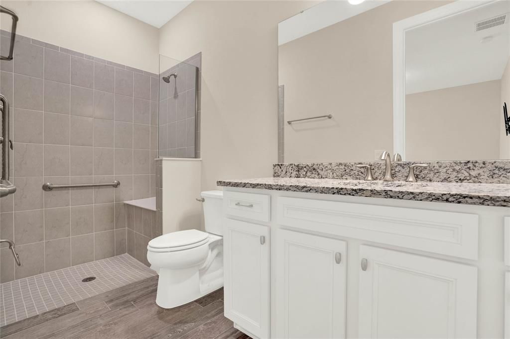 IN-LAW SUITE FULL BATH/HANDICAP ACCESSIBLE.