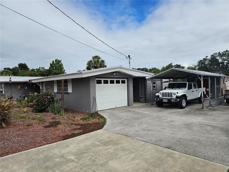 Side load garage and carport