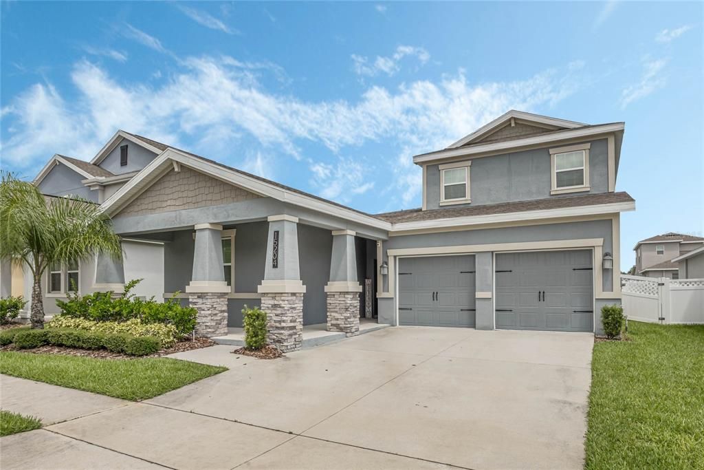 Active With Contract: $664,900 (4 beds, 4 baths, 2722 Square Feet)