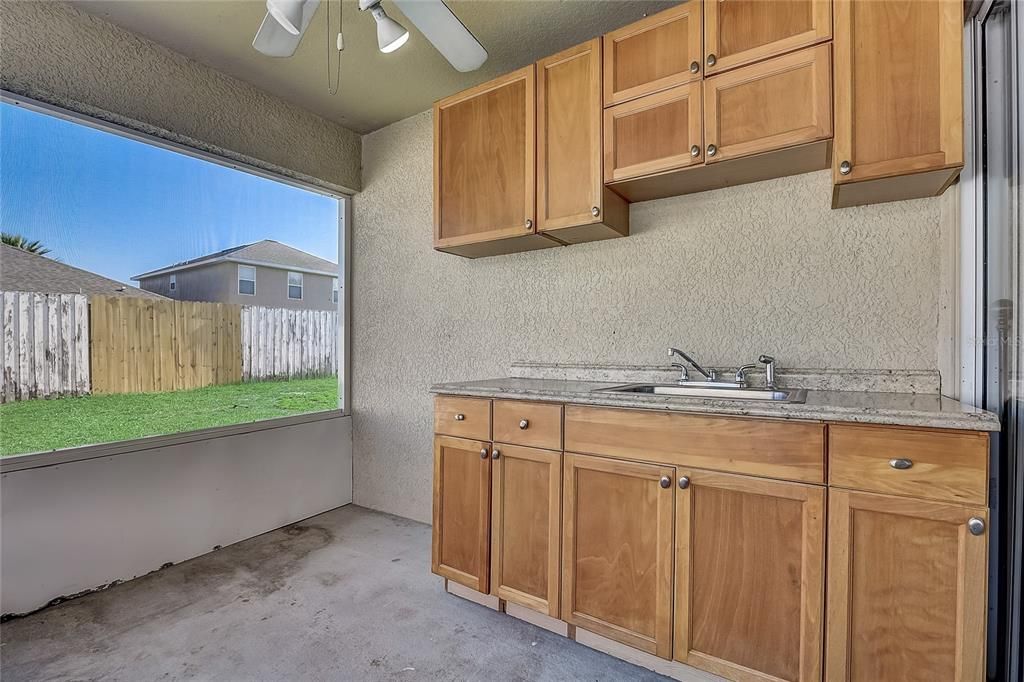 Recently Rented: $2,100 (3 beds, 2 baths, 1329 Square Feet)