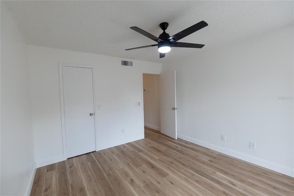For Sale: $189,000 (1 beds, 1 baths, 519 Square Feet)