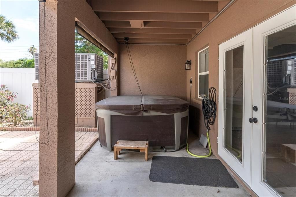 Jacuzzi/Spa Back Patio