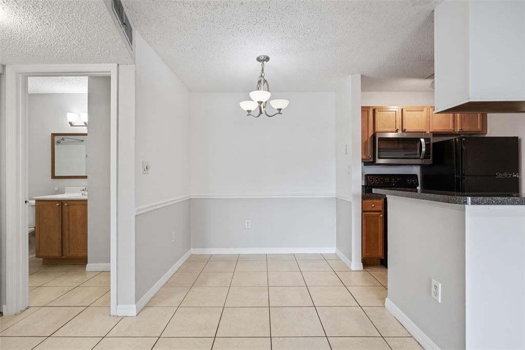 Active With Contract: $141,990 (1 beds, 1 baths, 612 Square Feet)