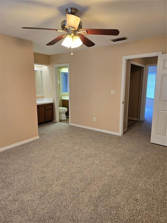 For Sale: $189,900 (2 beds, 1 baths, 1118 Square Feet)