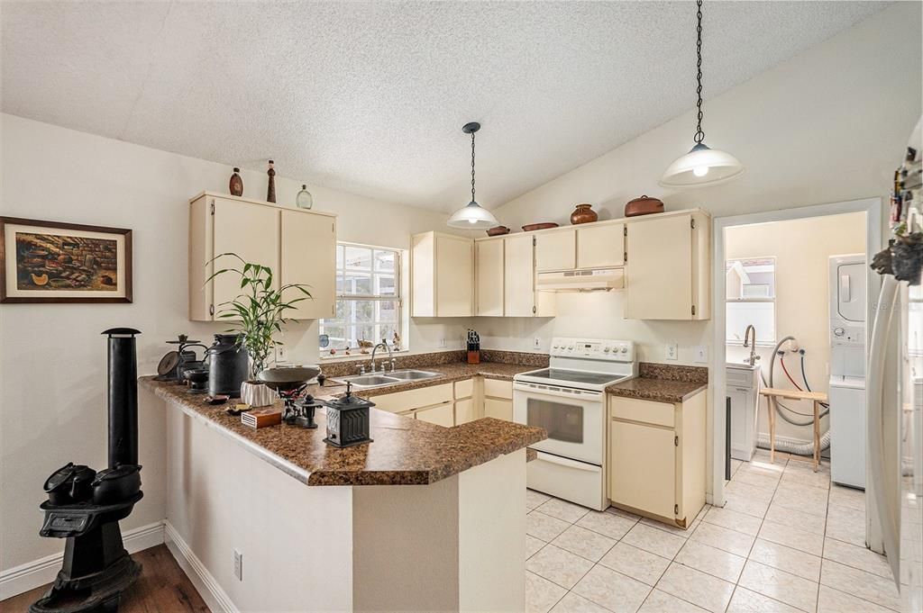 For Sale: $399,900 (3 beds, 2 baths, 1483 Square Feet)