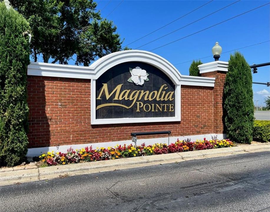 Magnolia Pointe entrance