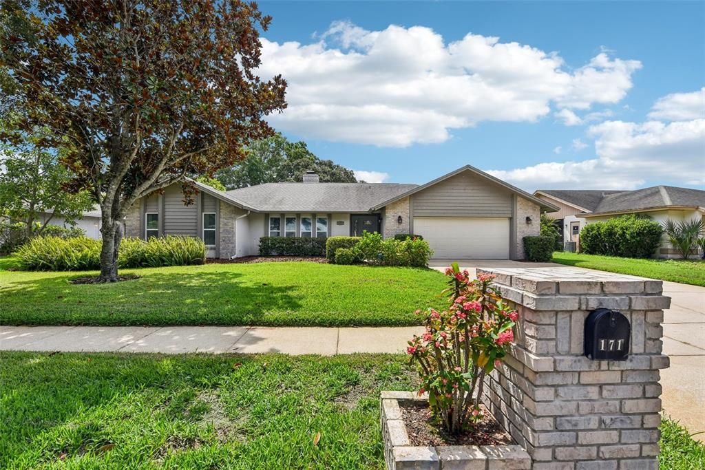 Active With Contract: $520,000 (3 beds, 2 baths, 1858 Square Feet)