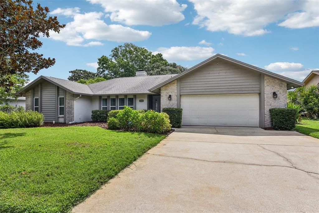 Active With Contract: $520,000 (3 beds, 2 baths, 1858 Square Feet)