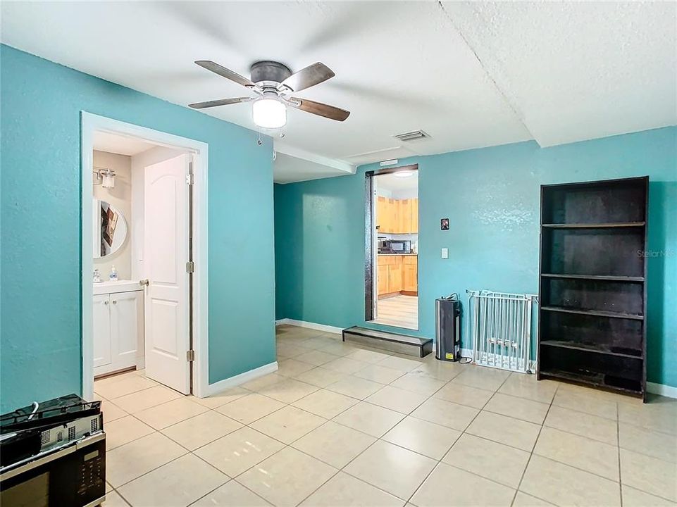 For Sale: $249,900 (3 beds, 3 baths, 1284 Square Feet)