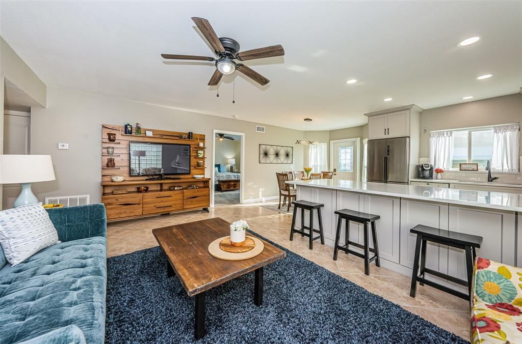 For Sale: $317,000 (3 beds, 2 baths, 1325 Square Feet)