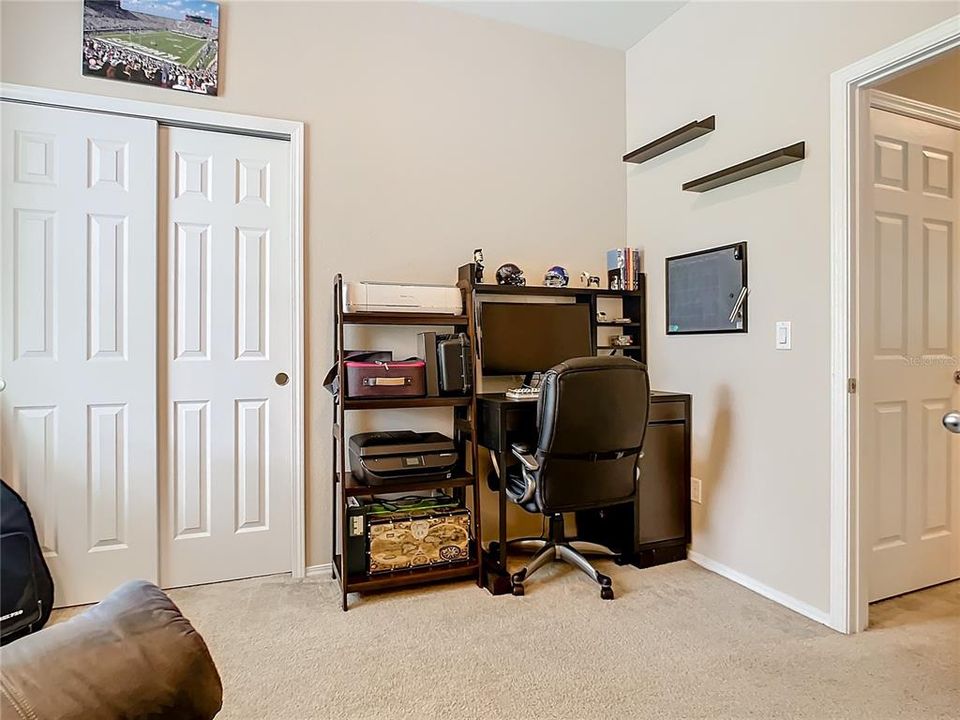 For Sale: $379,000 (4 beds, 2 baths, 1670 Square Feet)