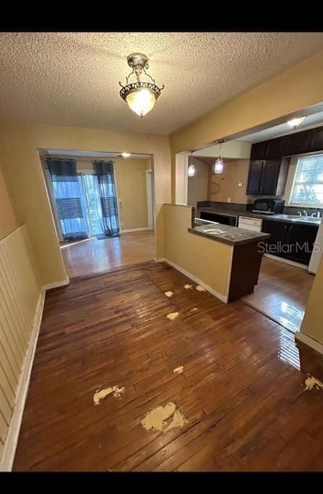 For Sale: $309,000 (2 beds, 1 baths, 1130 Square Feet)