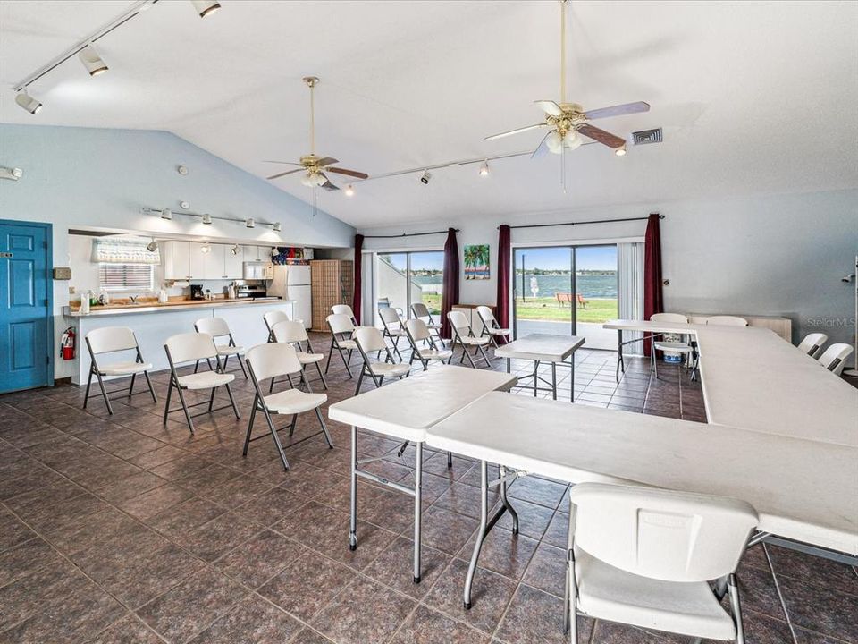 For Sale: $359,000 (2 beds, 2 baths, 1265 Square Feet)