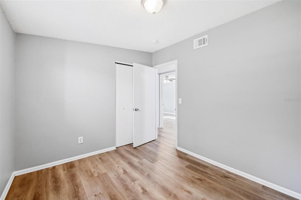 For Sale: $359,900 (3 beds, 2 baths, 1329 Square Feet)